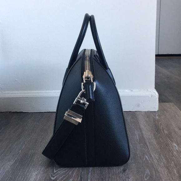 ✨SOLD✨ Givenchy Antigona Medium Black Satchel - Picture 3 of 8